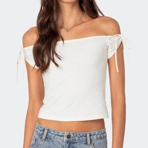 NWT Edikted Jess Off Shoulder White Top Tee Shirt Short Sleeves Crop Stretch M
